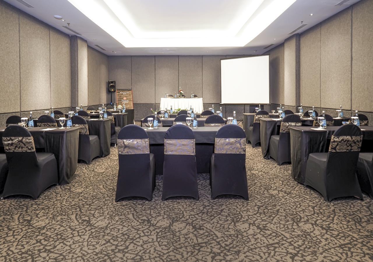 Grand Mercure Baru 5*