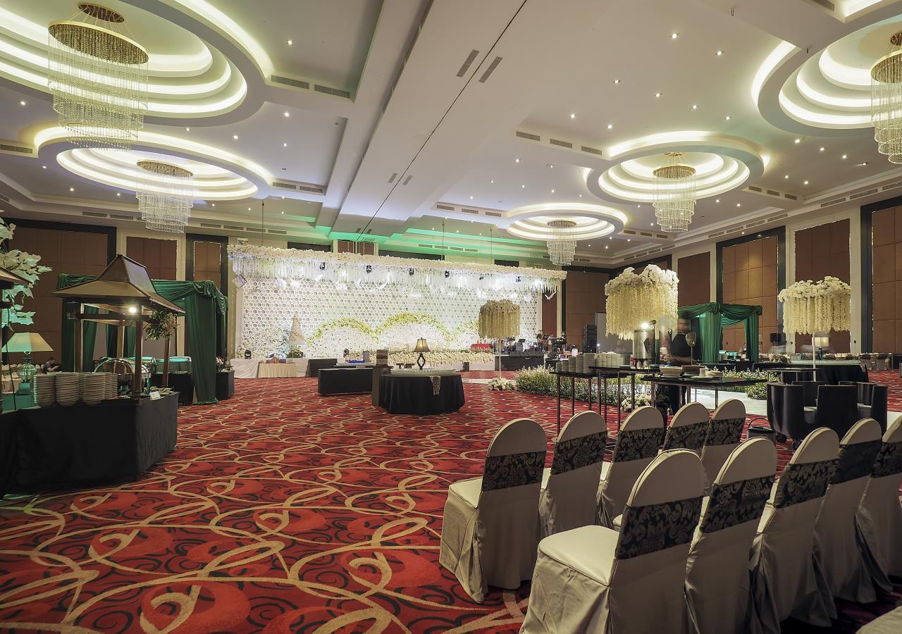Grand Mercure Baru 5*