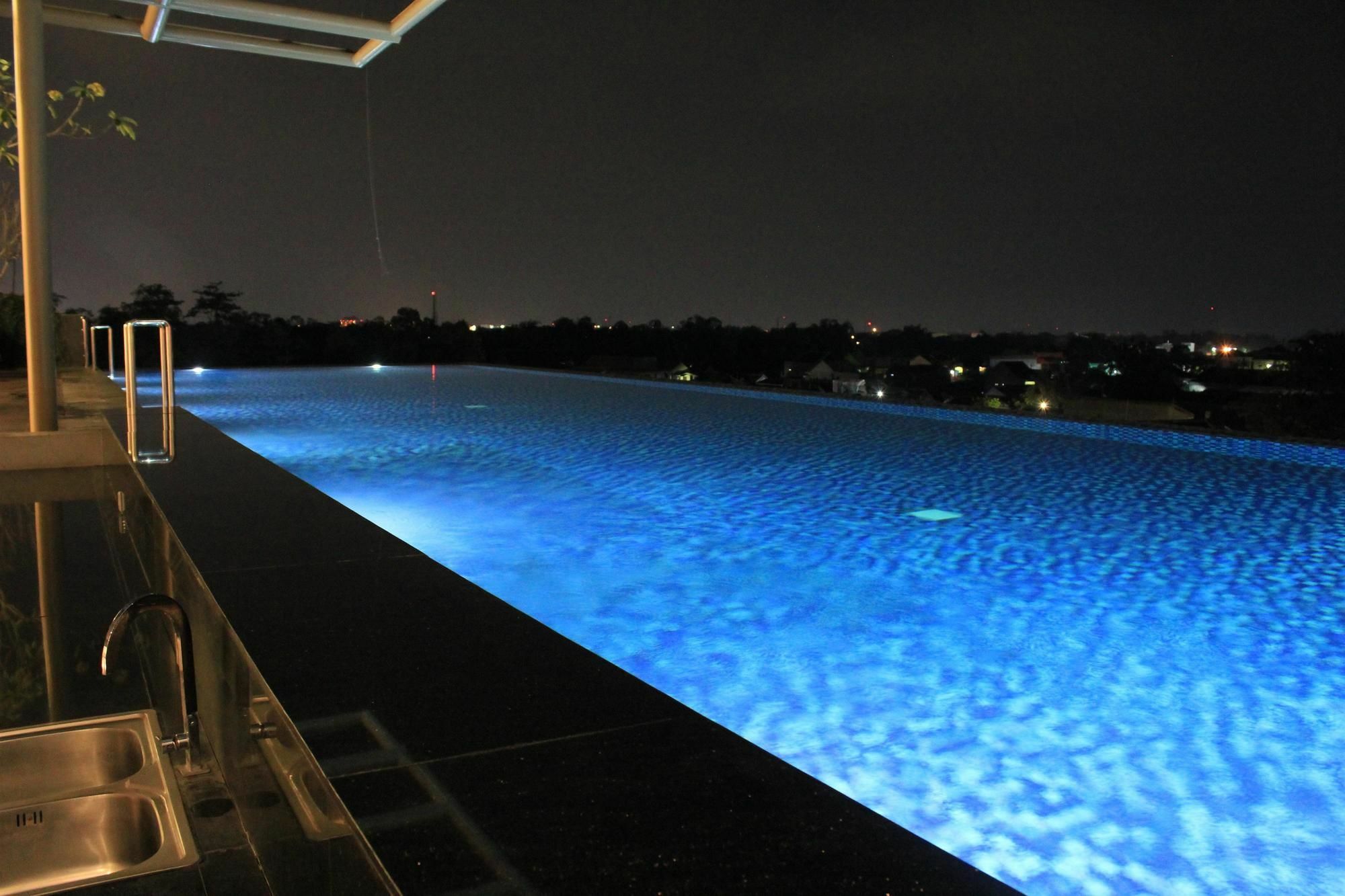 Grand Mercure Baru 5*